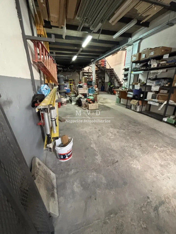 Local Comercial ID.9 - Local Multiuso, Depósito En 2 Plantas, Oficina Y Entrada Camiones