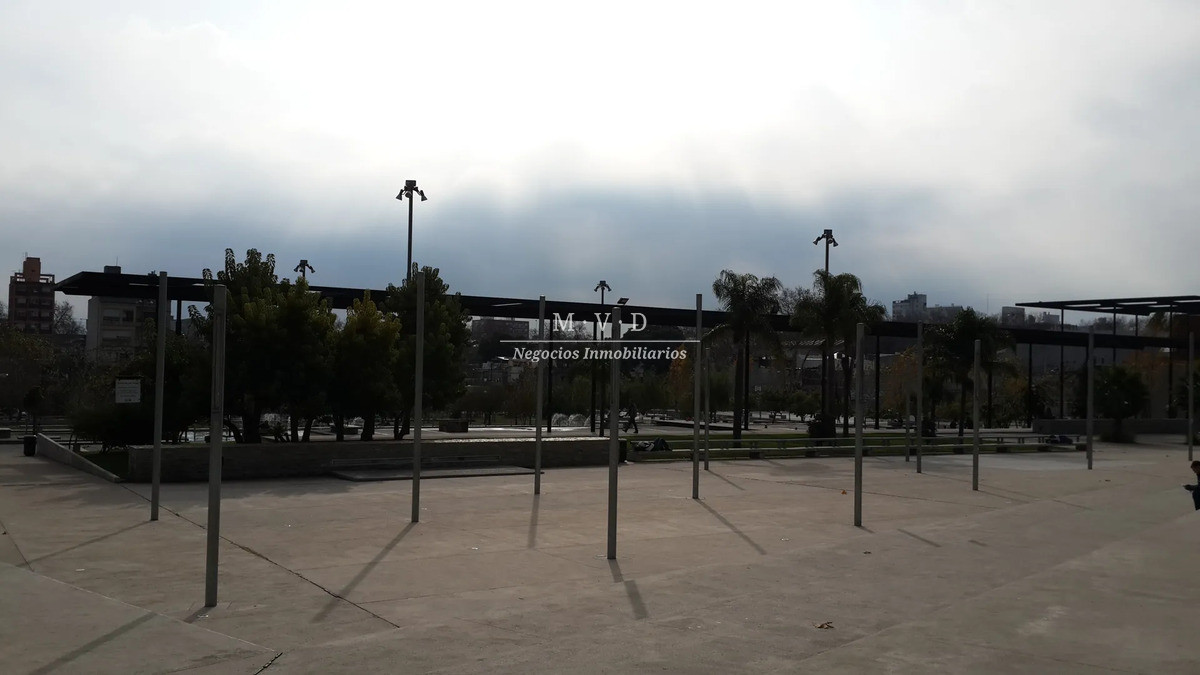 Terreno ID.13 - Terreno Esquina Frente A Plaza Seregni, Ideal Viviendas O Local Comercial