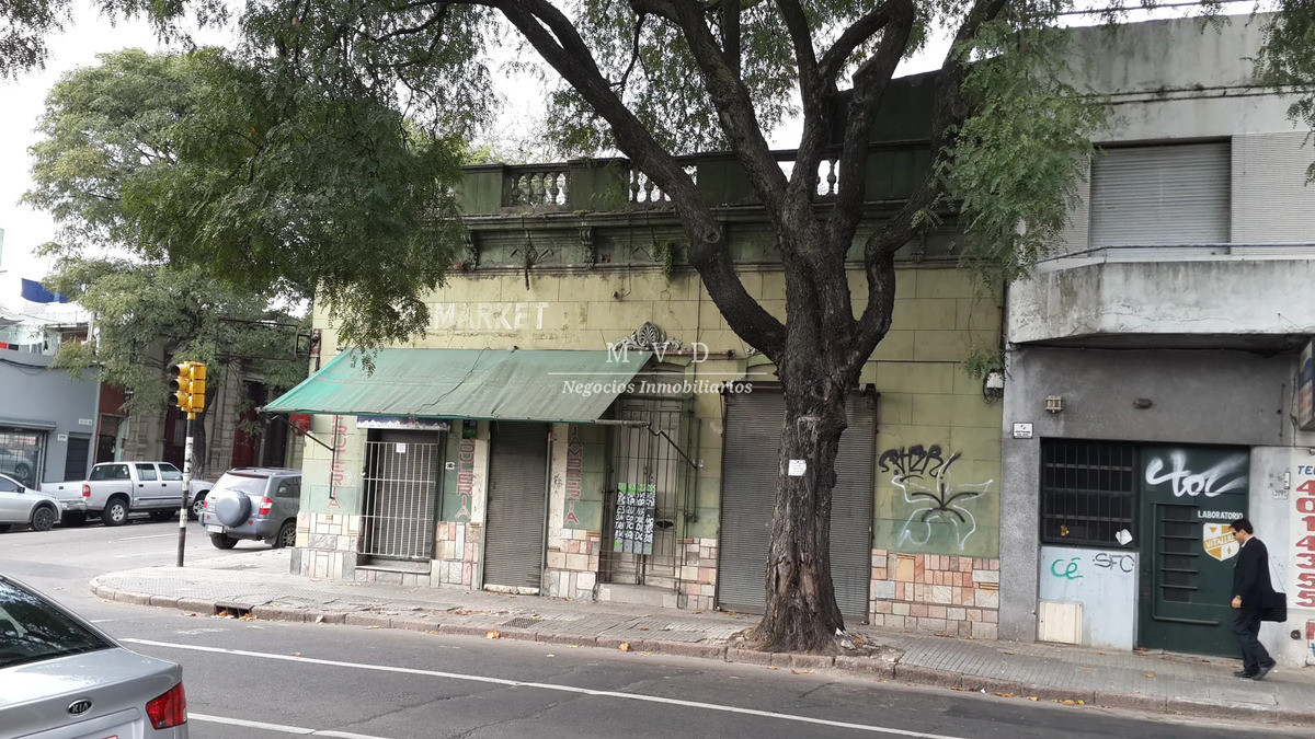Terreno ID.13 - Terreno Esquina Frente A Plaza Seregni, Ideal Viviendas O Local Comercial