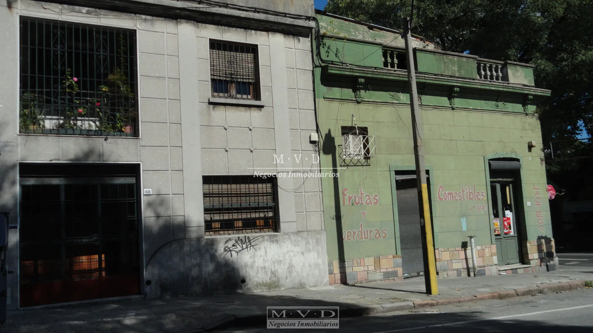 Terreno ID.13 - Terreno Esquina Frente A Plaza Seregni, Ideal Viviendas O Local Comercial