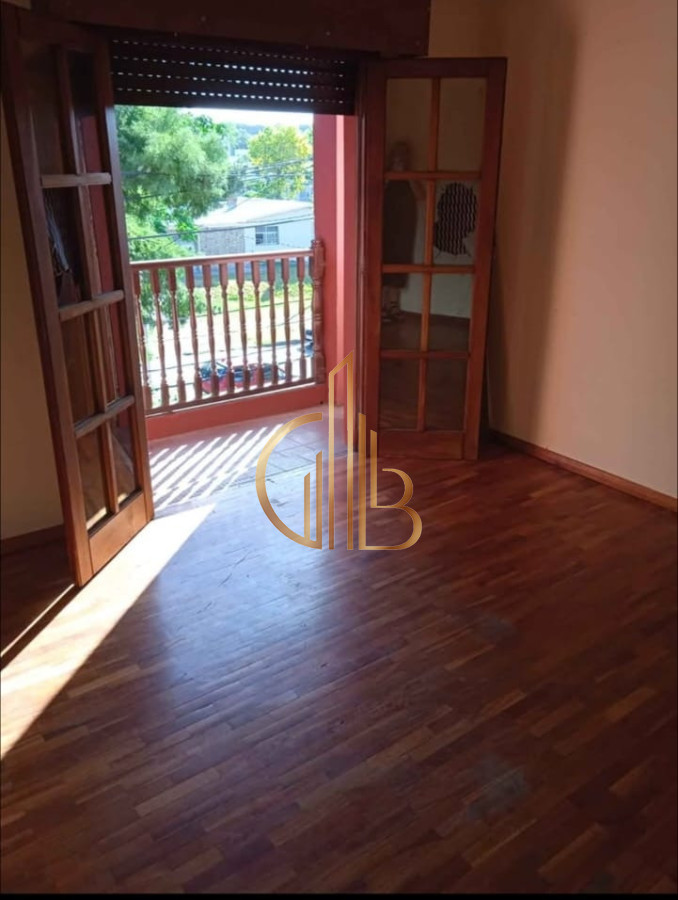 Casa ID.54 - Casa de 3 Dormitorios con Terraza y Parrillero Techado sobre Santa Ana