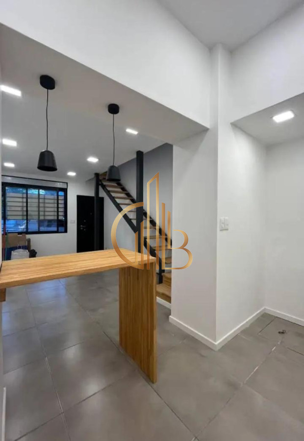 Casa ID.2 - Excelente Dúplex de 2 Dormitorios con Azotea y Parrillero en Aguada - 10A