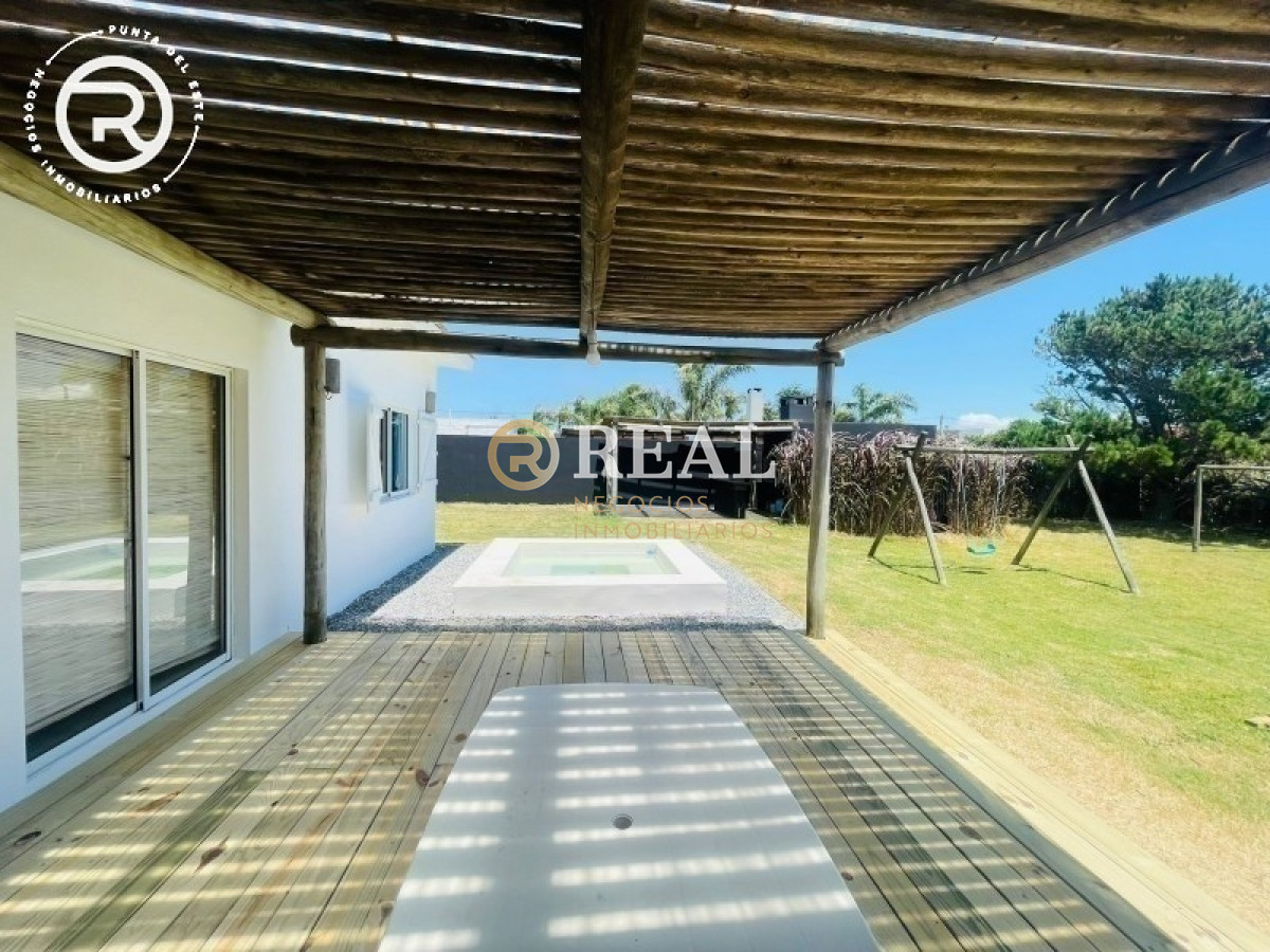 Casa ID.1035 - Casa en alquiler temporal y venta a pasos del mar