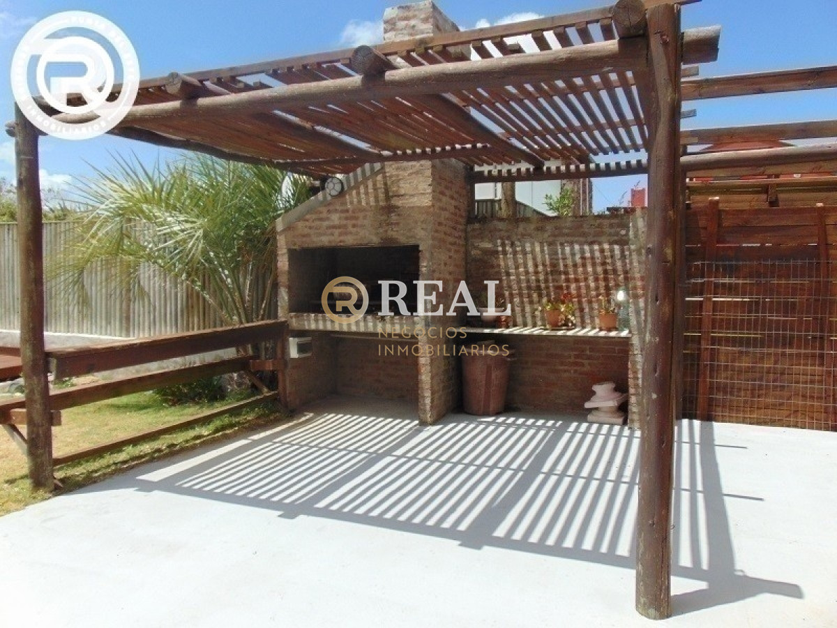 Casa ID.103 - Casa muy cercana al mar con piscina.