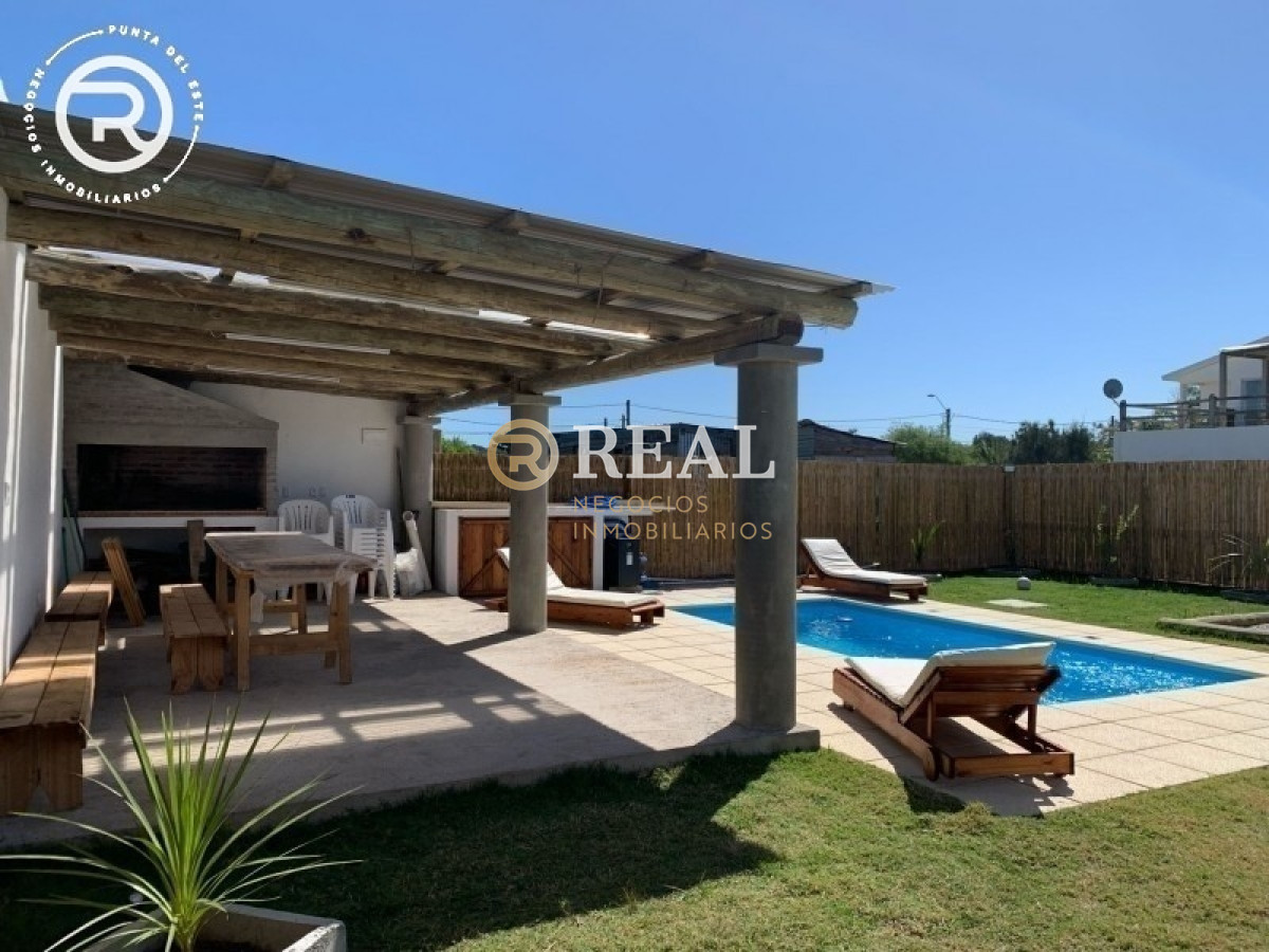 Casa ID.1051 - Moderna Casa con vista al Mar