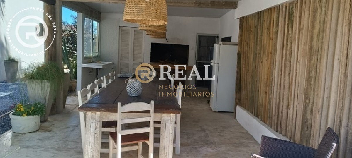 Casa ID.109 - Casa en alquiler en Balneario Buenos Aires.