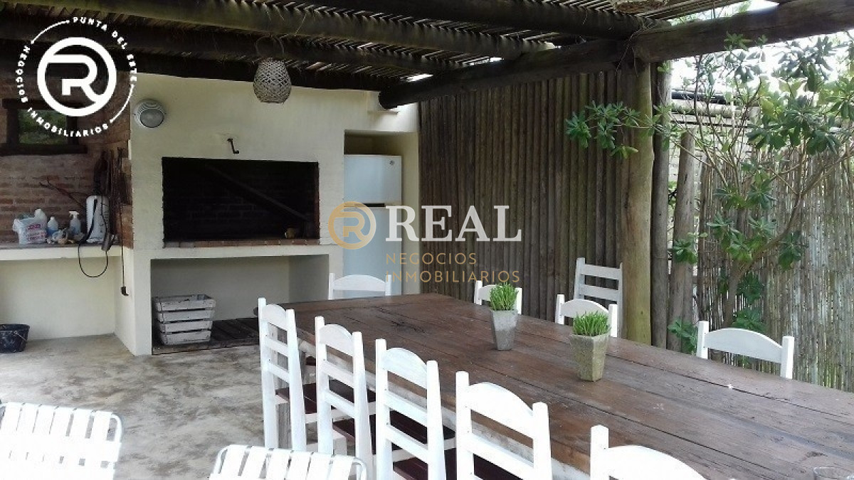 Casa ID.109 - Casa en alquiler en Balneario Buenos Aires.