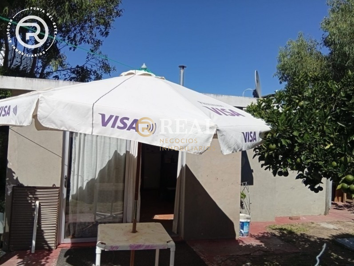 Casa ID.1106 - Casa con dependencia en venta, La Juanita.