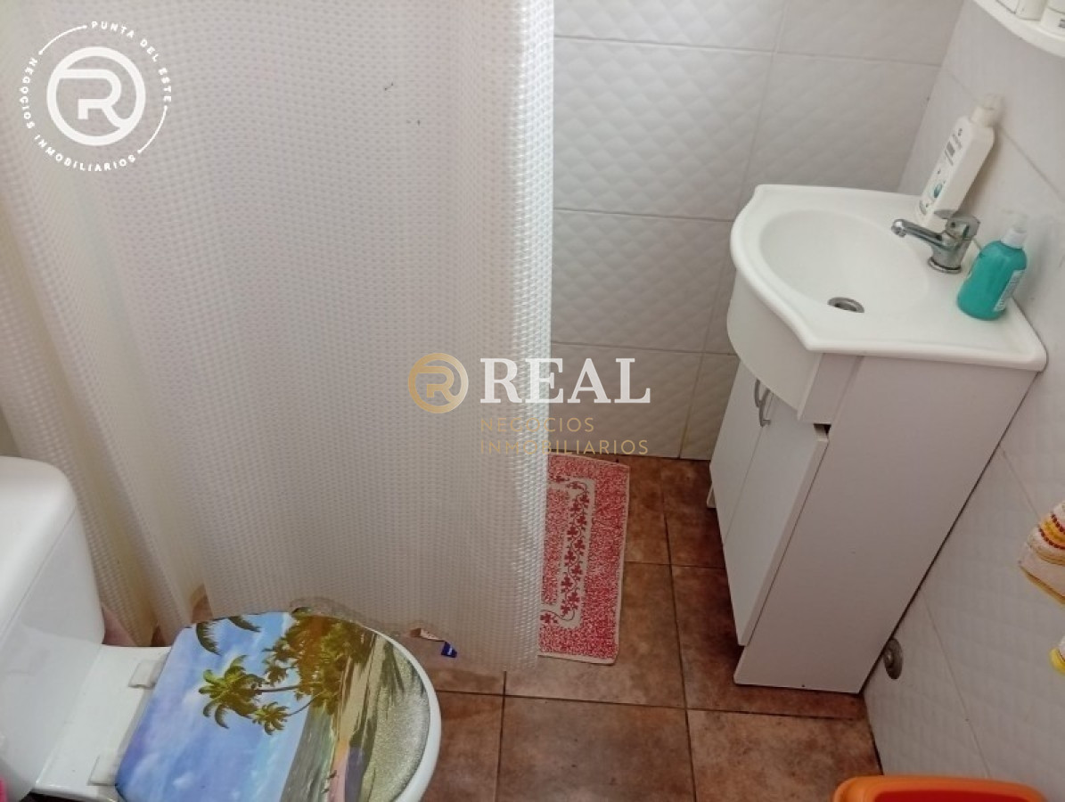 Casa ID.1106 - Casa con dependencia en venta, La Juanita.