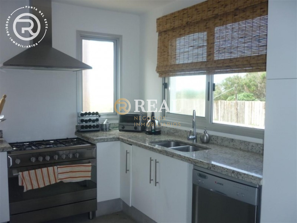 Casa ID.149 - Casa en alquiler con vista al mar muy cerca de José Ignacio.