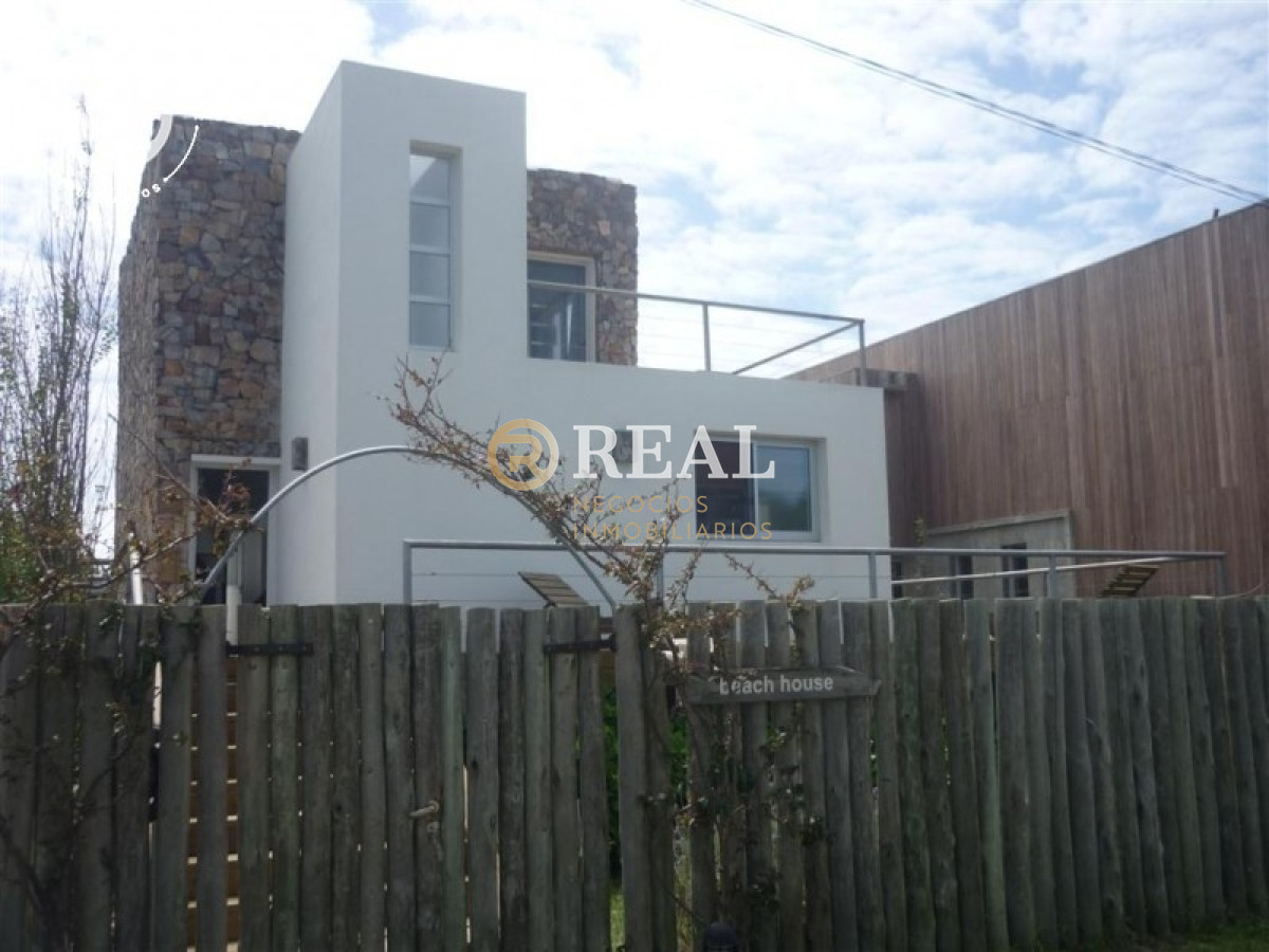 Casa ID.149 - Casa en alquiler con vista al mar muy cerca de José Ignacio.