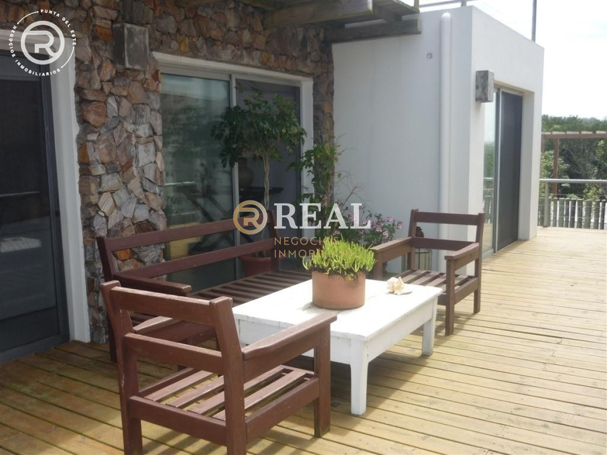 Casa ID.149 - Casa en alquiler con vista al mar muy cerca de José Ignacio.