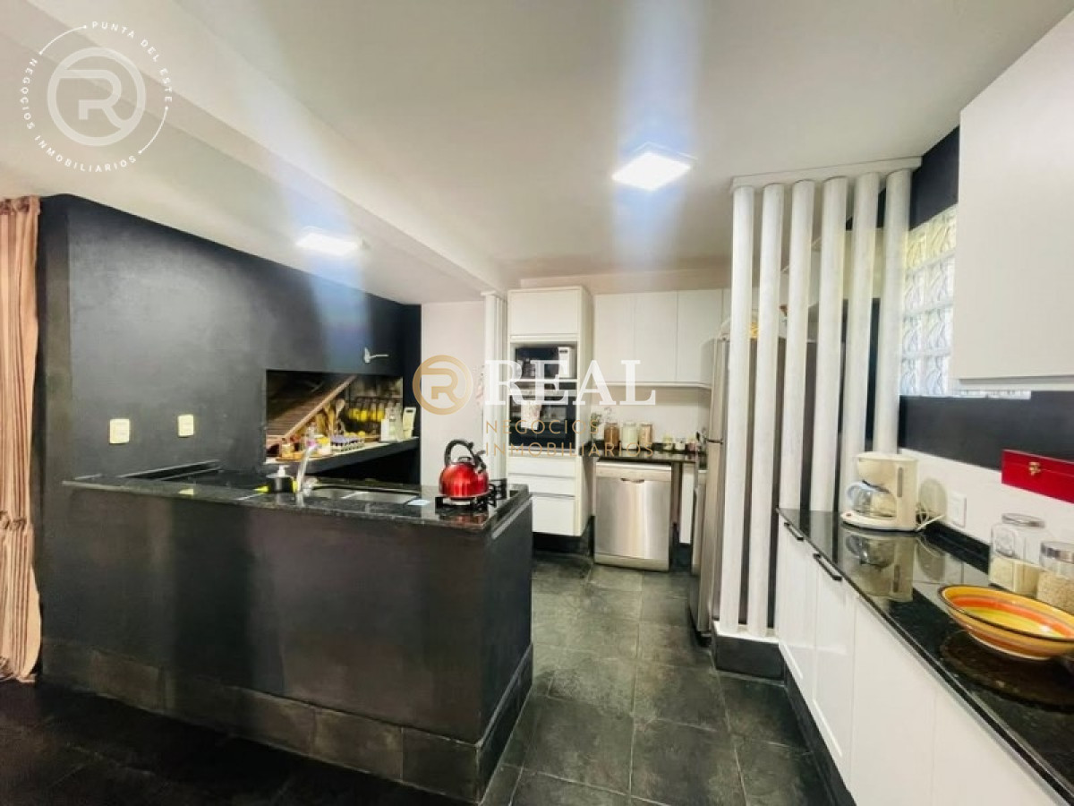 Casa ID.225 - Moderna y amplia casa en venta en Montoya