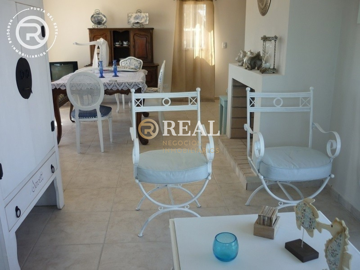 Casa ID.238 - Casa en alquiler en Balneario Buenos Aires.