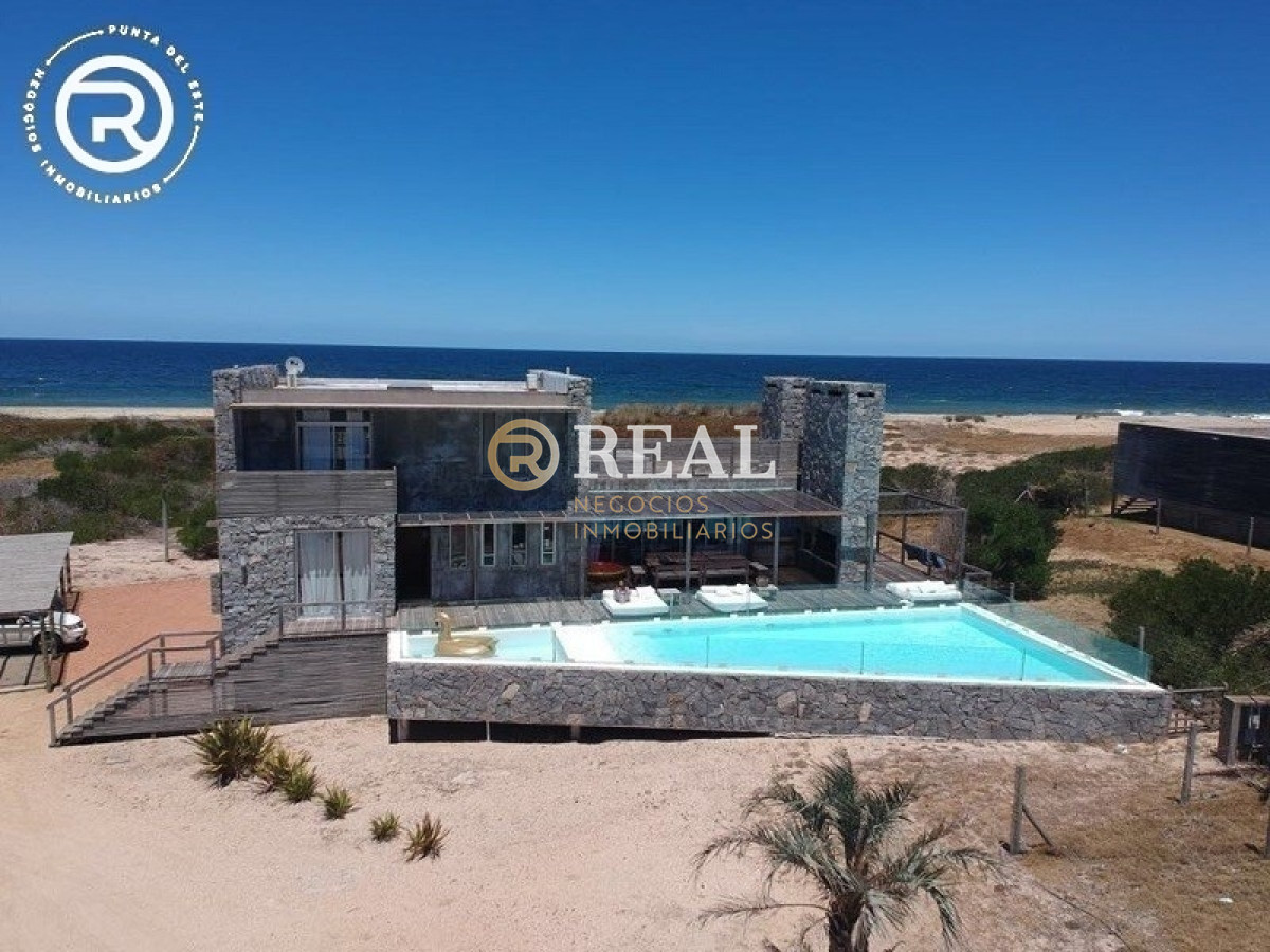 Casa ID.380 - Casa en venta y alquiler sobre el mar