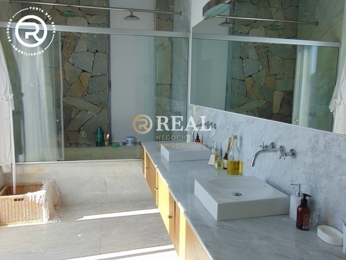 Casa ID.380 - Casa en venta y alquiler sobre el mar