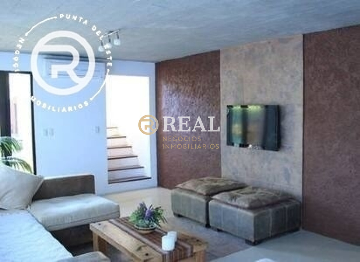 Casa ID.458 - Casa con amplio jardin y parrillero