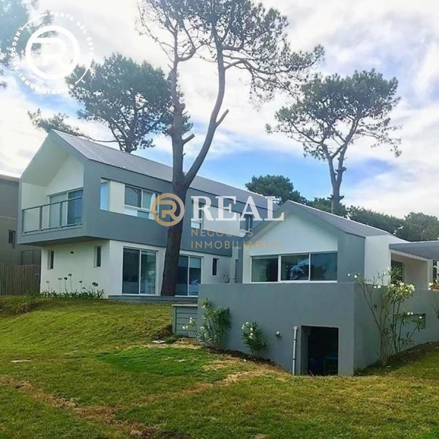 Casa ID.496 - Importante residencia en Barrio cerrado Pinar del Faro