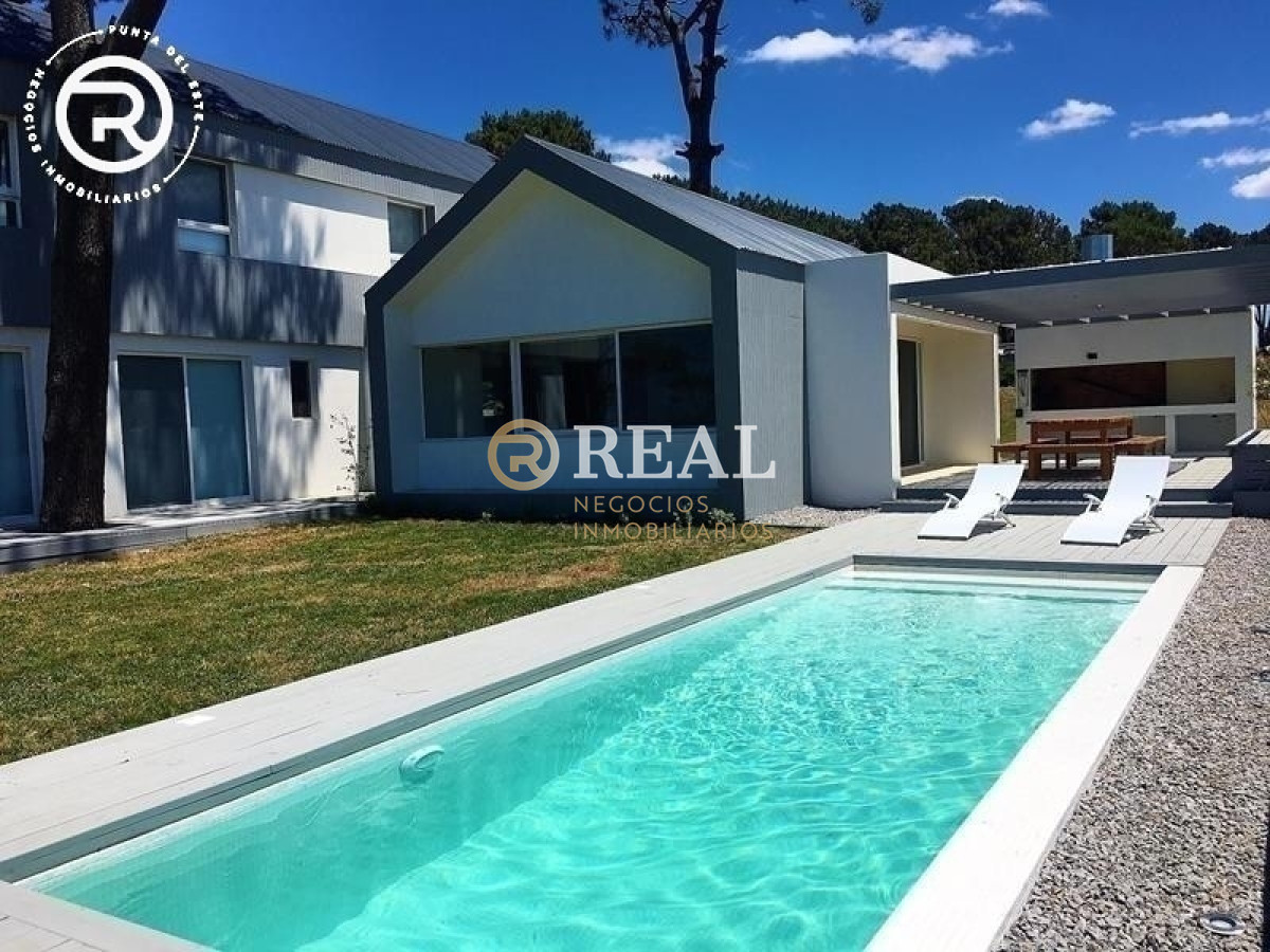 Casa ID.496 - Importante residencia en Barrio cerrado Pinar del Faro