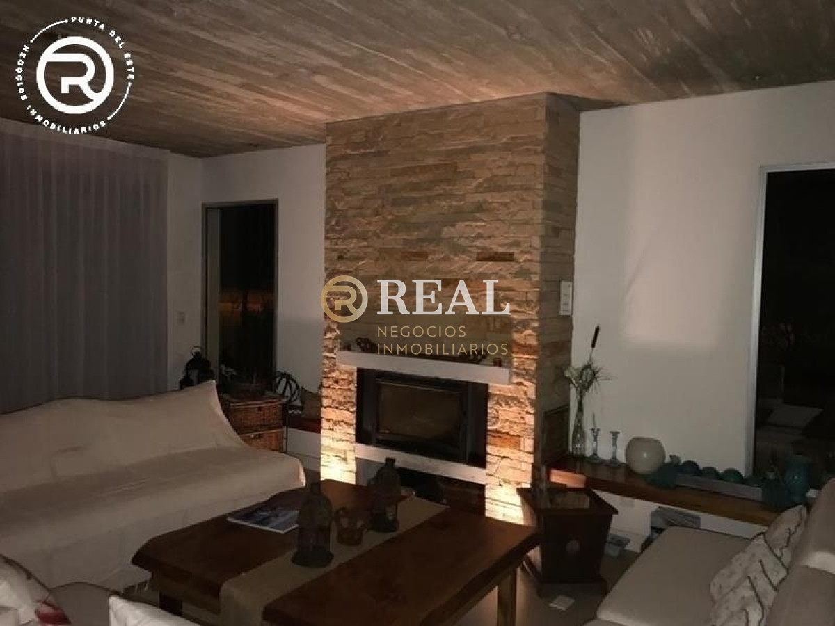Casa ID.509 - Casa minimalista en Barrio Club de Mar