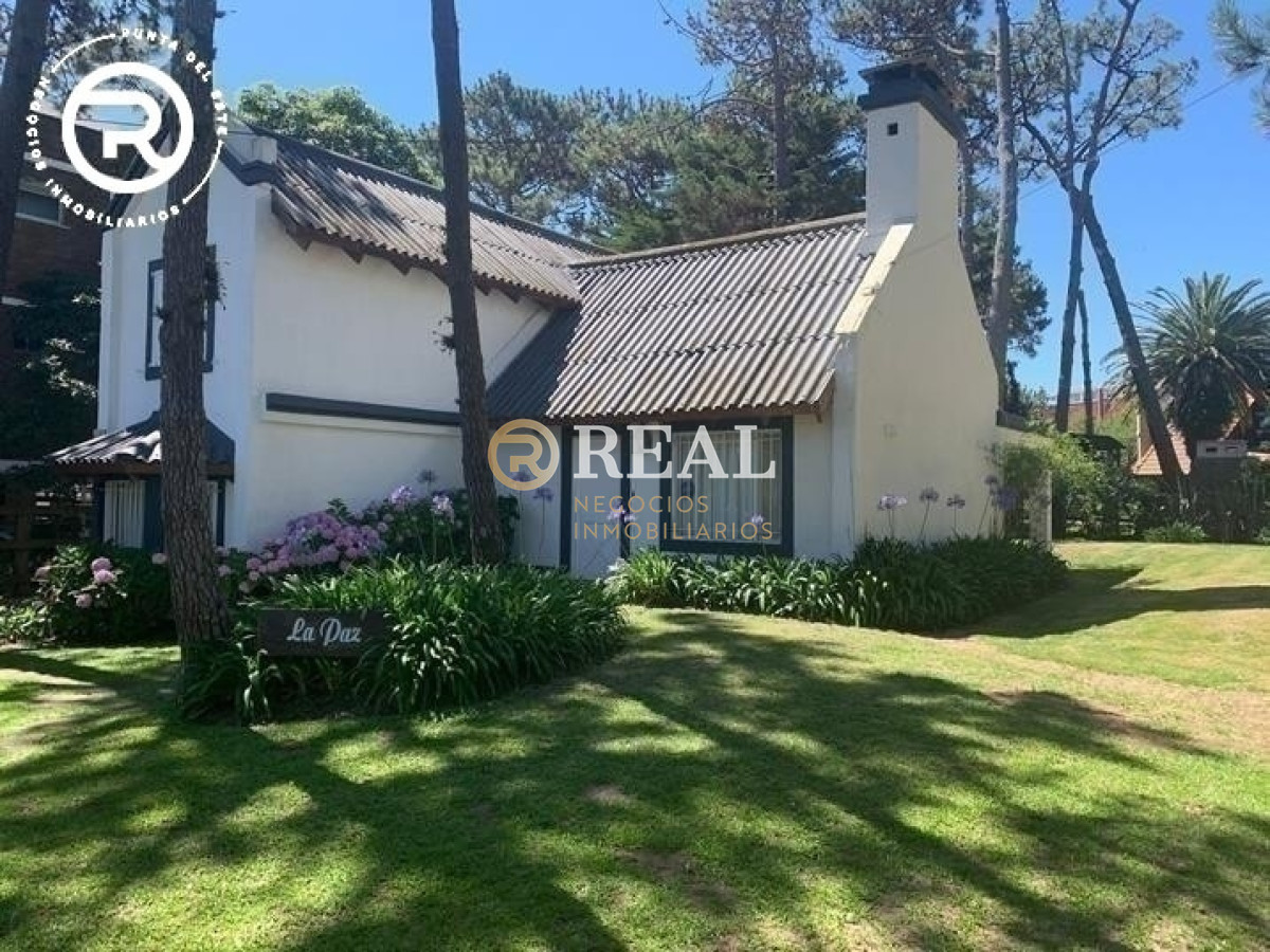 Casa ID.527 - Casa de 2 plantas con piscina, muy cerca de la Mansa, en alquiler.