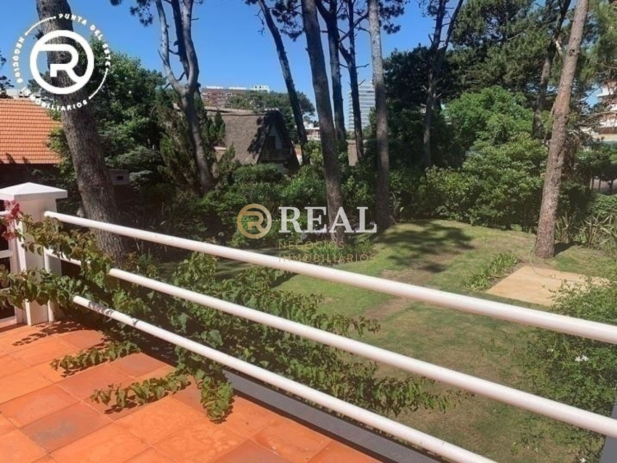 Casa ID.527 - Casa de 2 plantas con piscina, muy cerca de la Mansa, en alquiler.