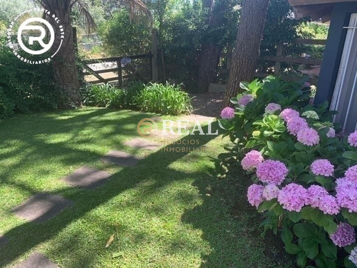 Casa ID.527 - Casa de 2 plantas con piscina, muy cerca de la Mansa, en alquiler.