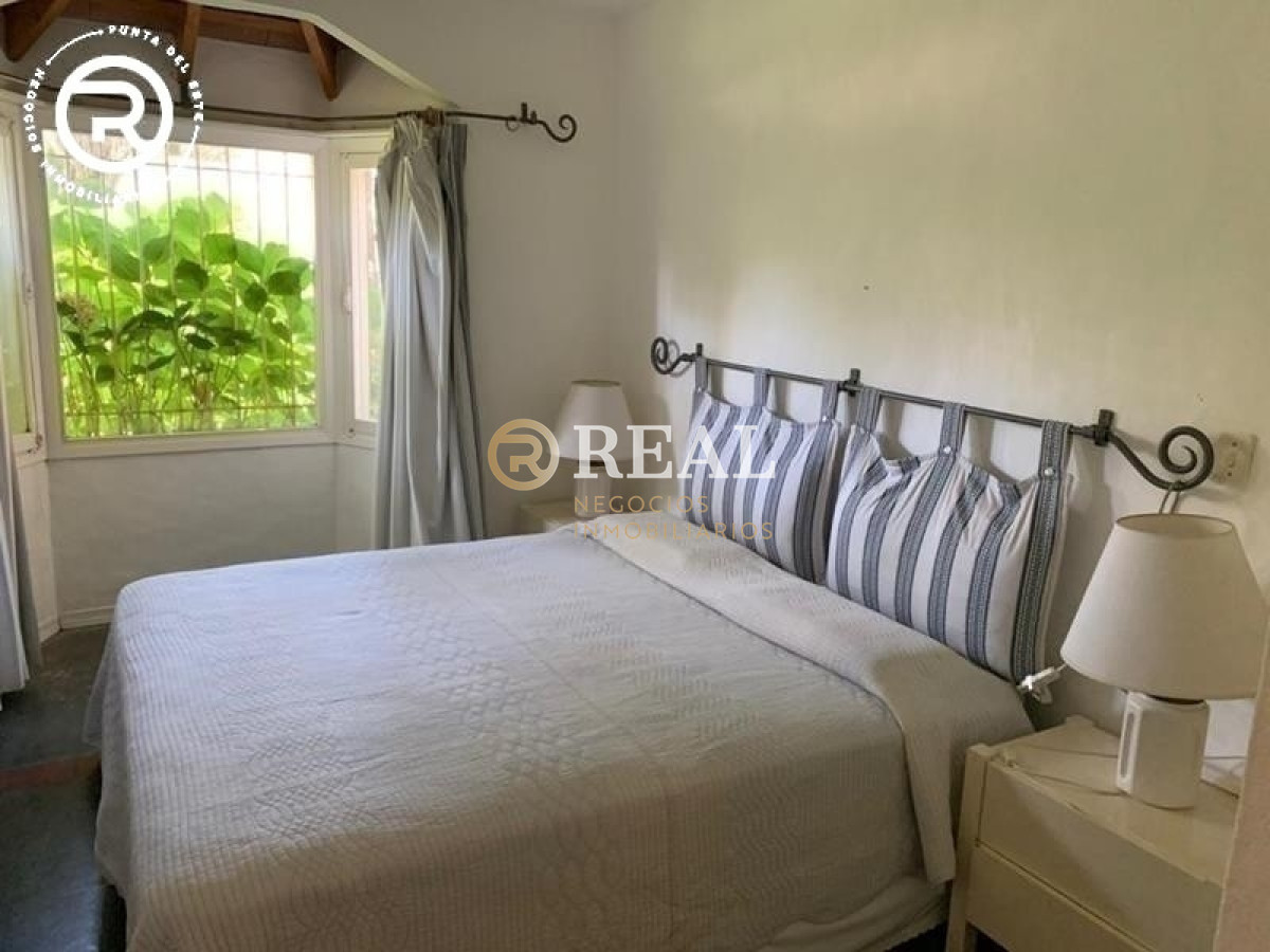 Casa ID.527 - Casa de 2 plantas con piscina, muy cerca de la Mansa, en alquiler.