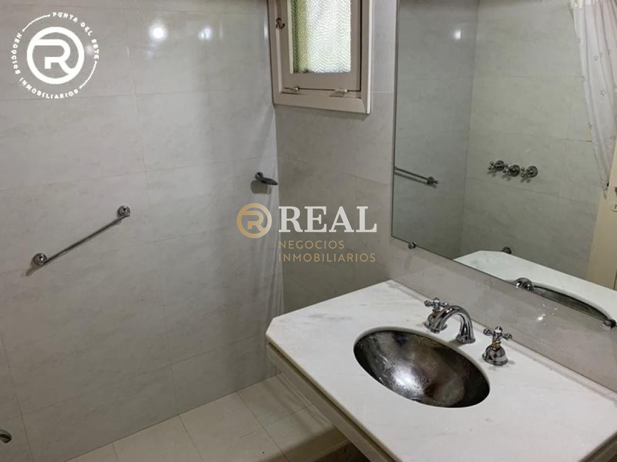 Casa ID.527 - Casa de 2 plantas con piscina, muy cerca de la Mansa, en alquiler.