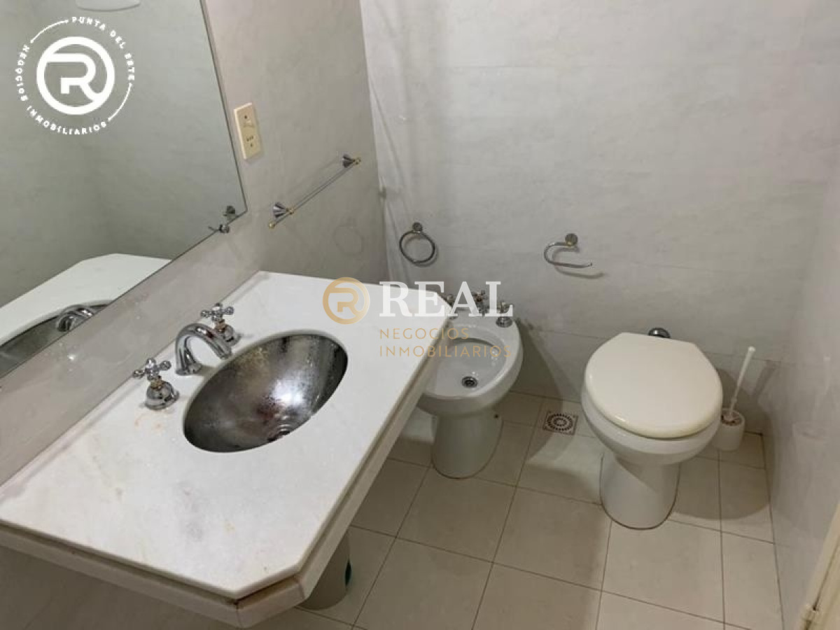 Casa ID.527 - Casa de 2 plantas con piscina, muy cerca de la Mansa, en alquiler.
