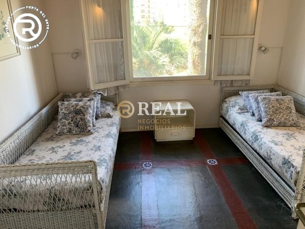 Casa ID.527 - Casa de 2 plantas con piscina, muy cerca de la Mansa, en alquiler.