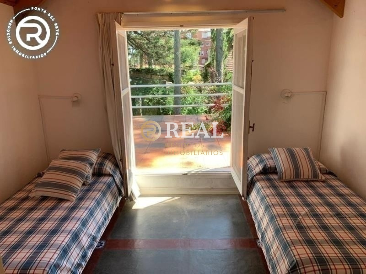 Casa ID.527 - Casa de 2 plantas con piscina, muy cerca de la Mansa, en alquiler.