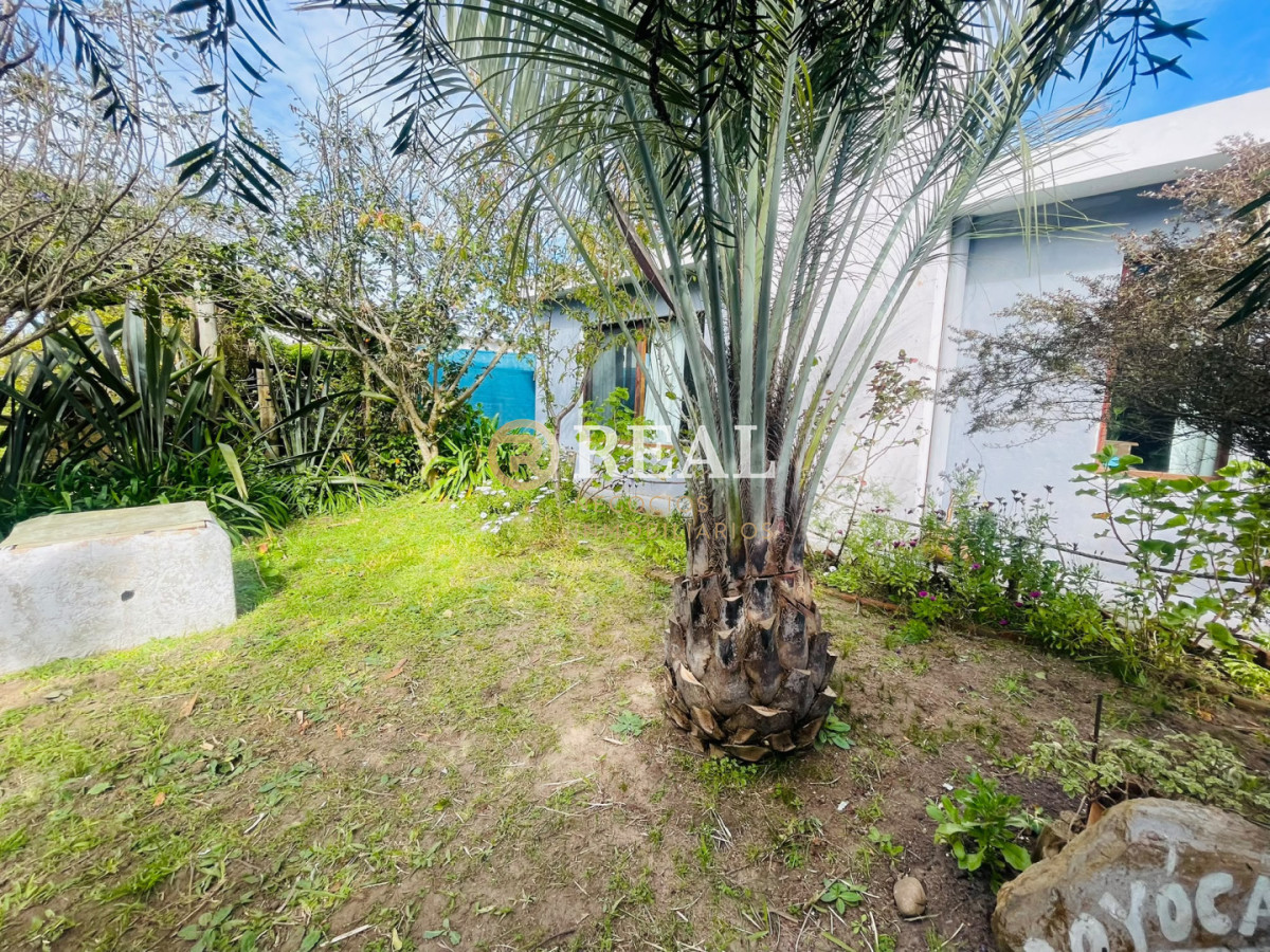 Casa ID.1106 - Casa con dependencia en venta, La Juanita.