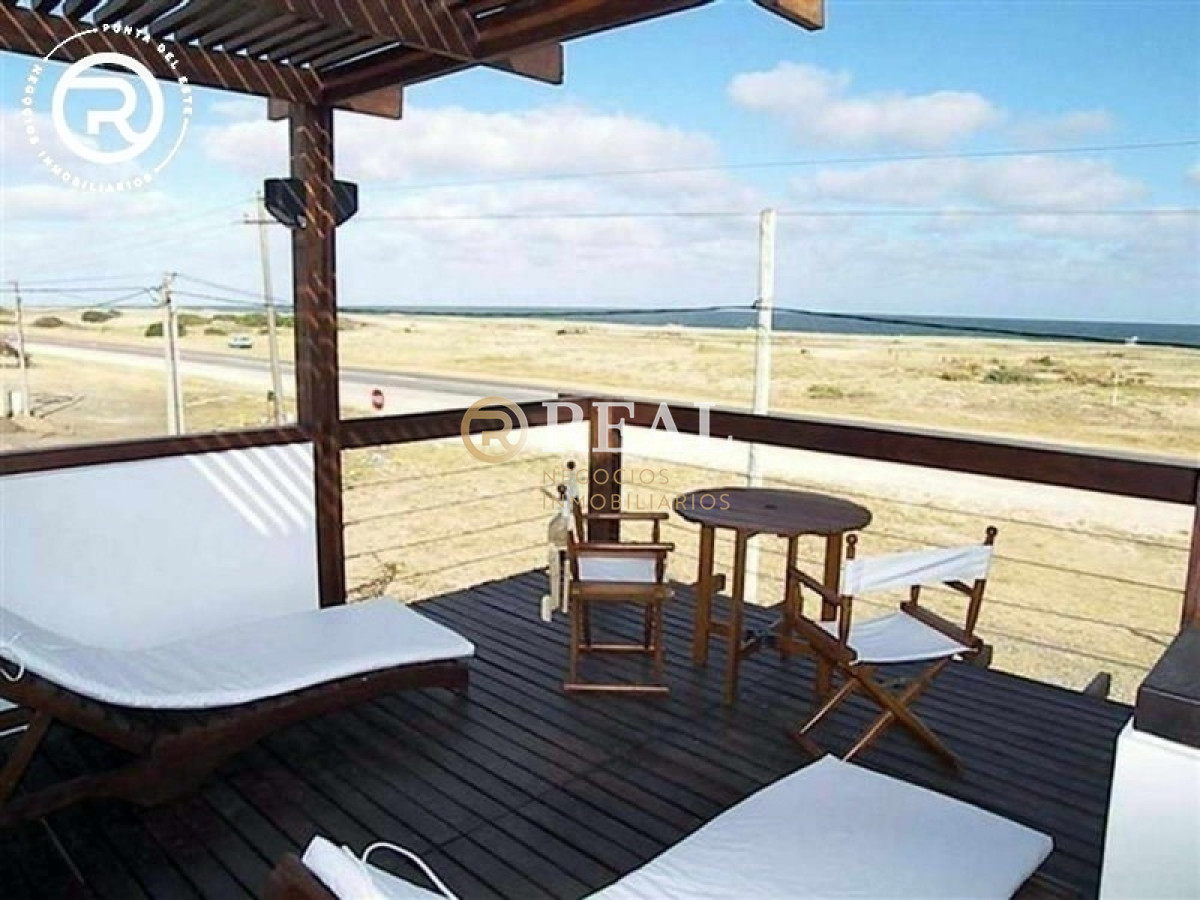 Casa ID.69 - Frente al mar con amplia barbacoa.