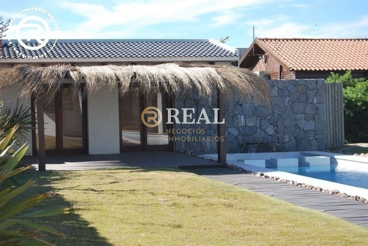 Casa ID.69 - Frente al mar con amplia barbacoa.
