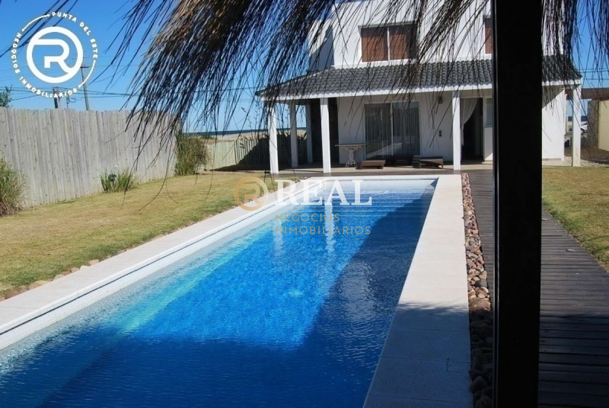 Casa ID.69 - Frente al mar con amplia barbacoa.