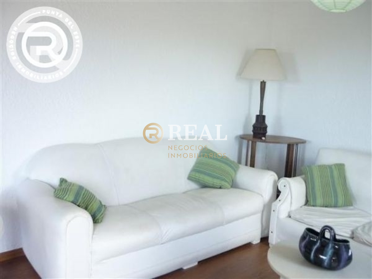 Casa ID.83 - Amplia casa ubicada en Altos de Punta de Piedras.