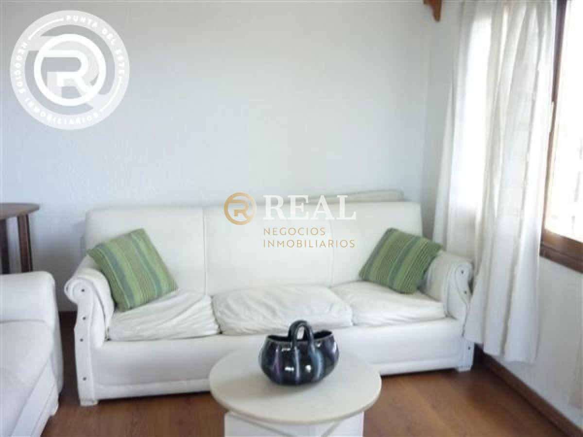 Casa ID.83 - Amplia casa ubicada en Altos de Punta de Piedras.