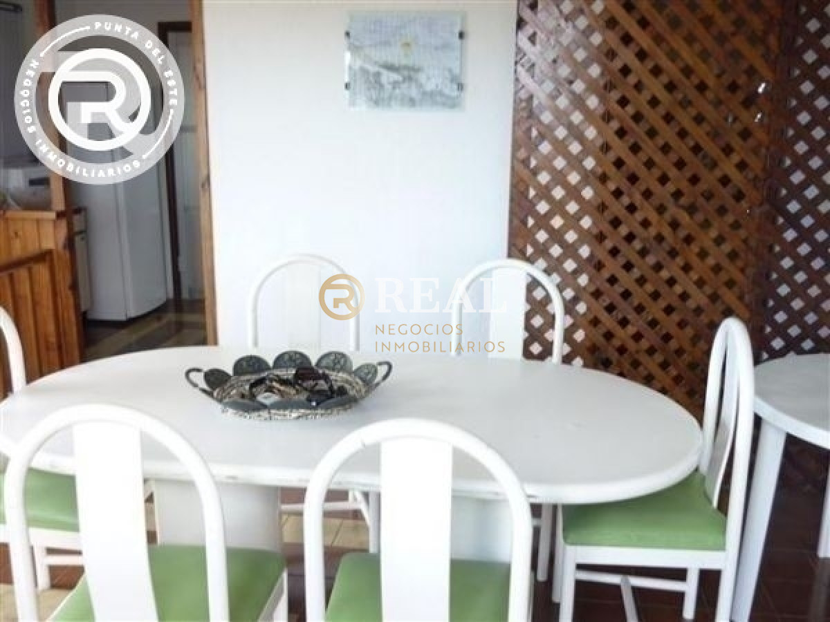 Casa ID.83 - Amplia casa ubicada en Altos de Punta de Piedras.