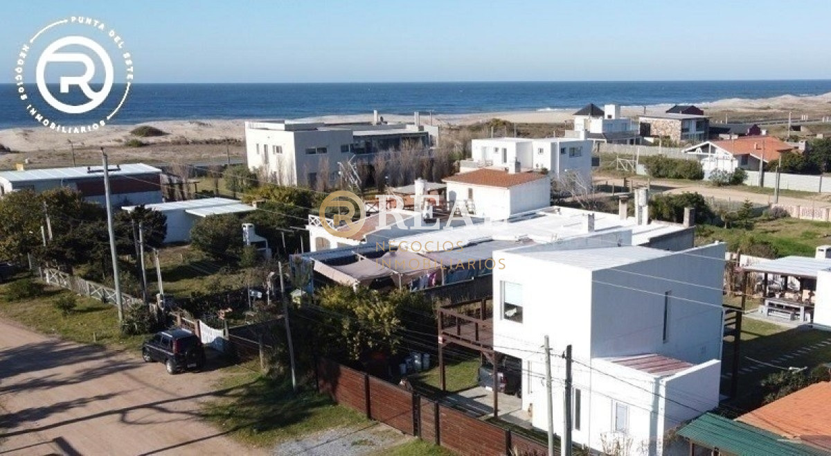 Casa ID.879 - Se vende hermosa casa con vista al mar en Balneario Buenos Aires