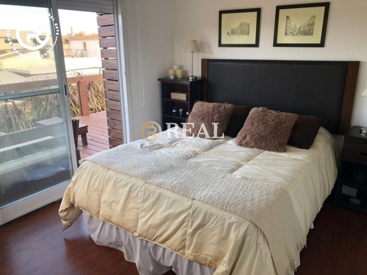 Casa ID.879 - Se vende hermosa casa con vista al mar en Balneario Buenos Aires