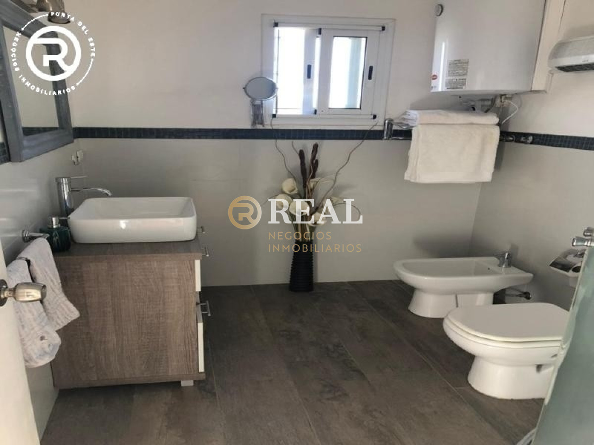 Casa ID.879 - Se vende hermosa casa con vista al mar en Balneario Buenos Aires