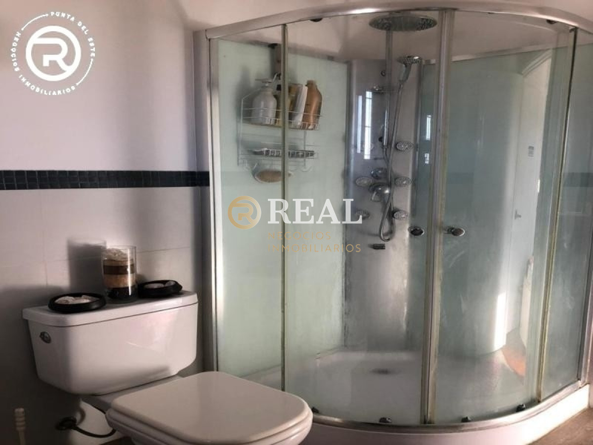 Casa ID.879 - Se vende hermosa casa con vista al mar en Balneario Buenos Aires