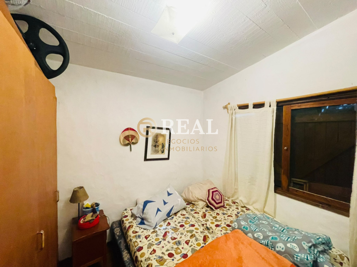 Casa ID.1106 - Casa con dependencia en venta, La Juanita.