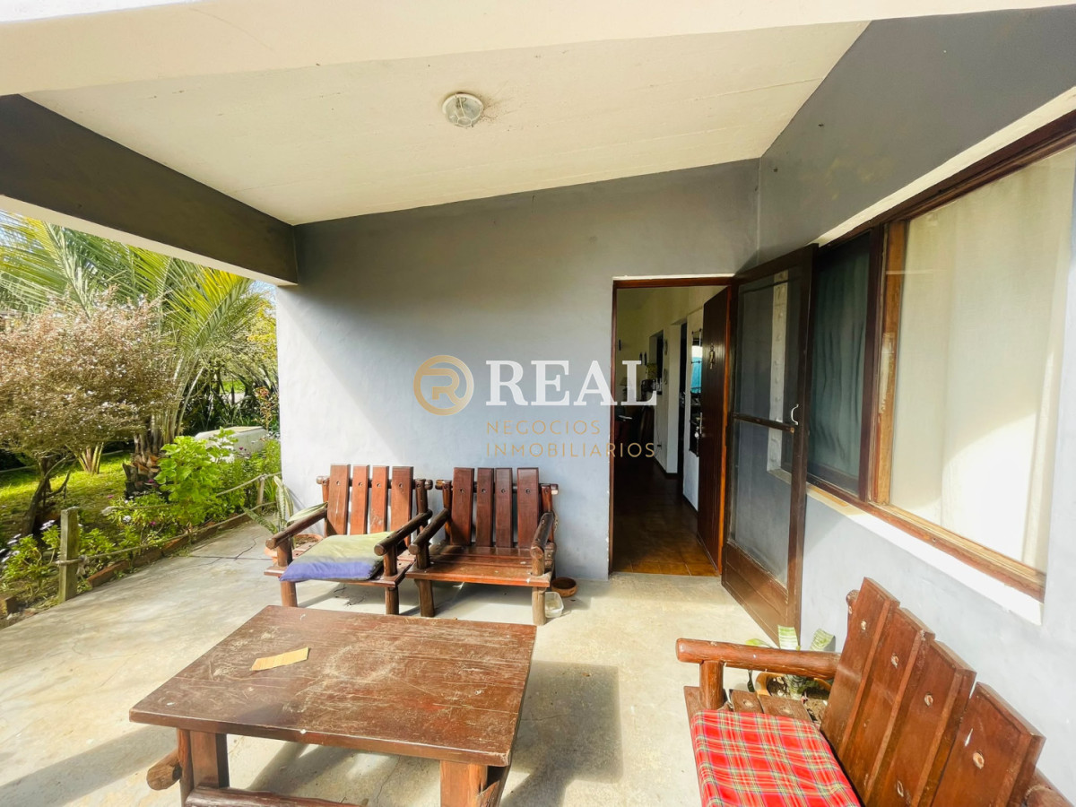 Casa ID.1106 - Casa con dependencia en venta, La Juanita.