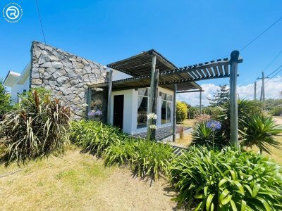 Casa en alquiler temporal y venta a pasos del mar