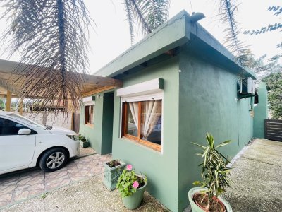 Se vende Casa en Balneario la Bota pegado al chorro