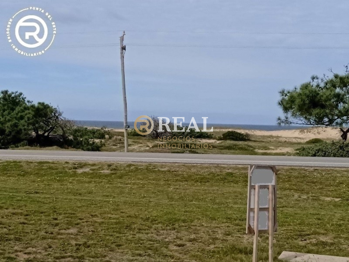 Terreno ID.1022 - Terreno de 1053 m2 ubicado en primera línea