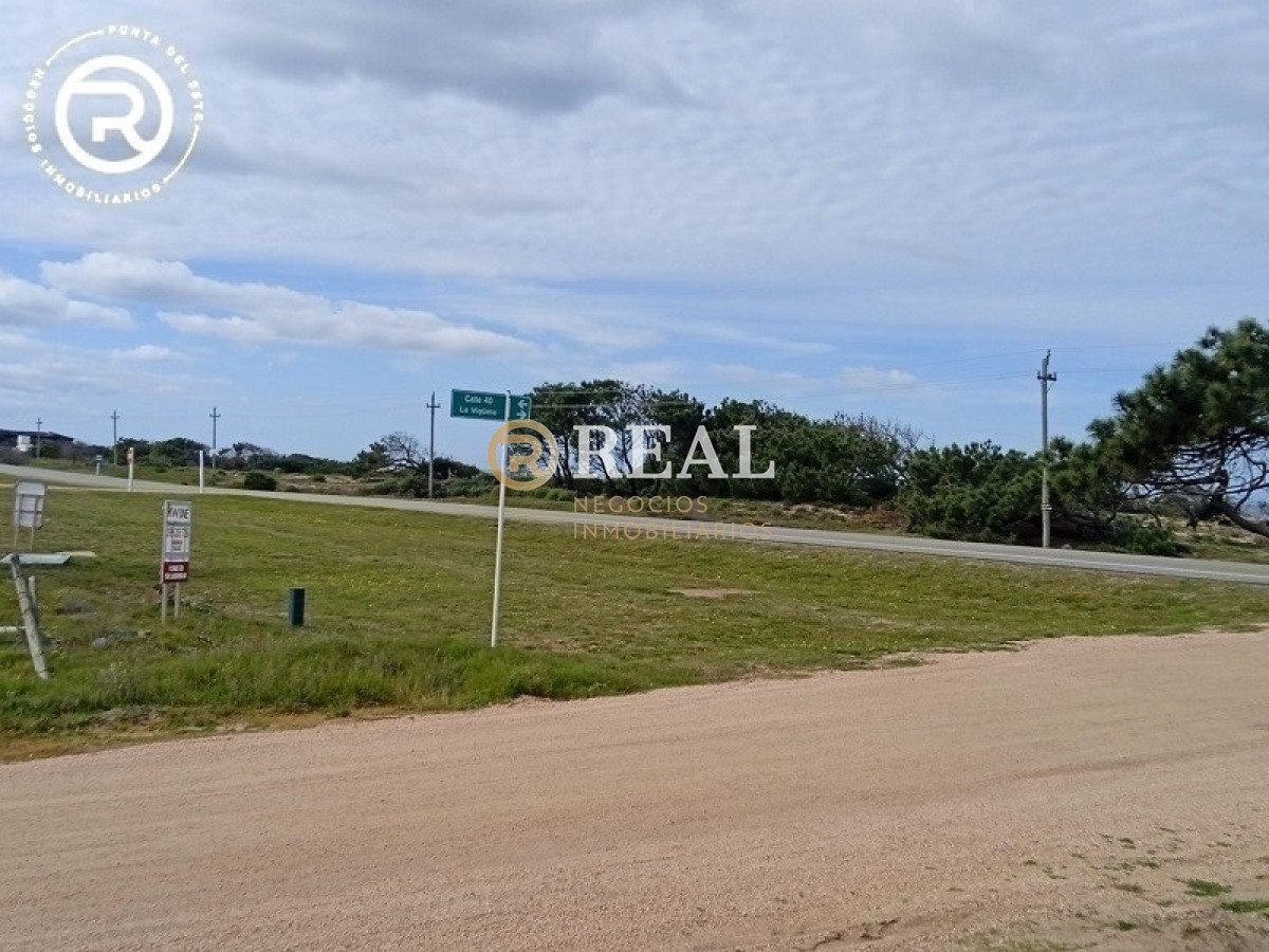 Terreno ID.1022 - Terreno de 1053 m2 ubicado en primera línea