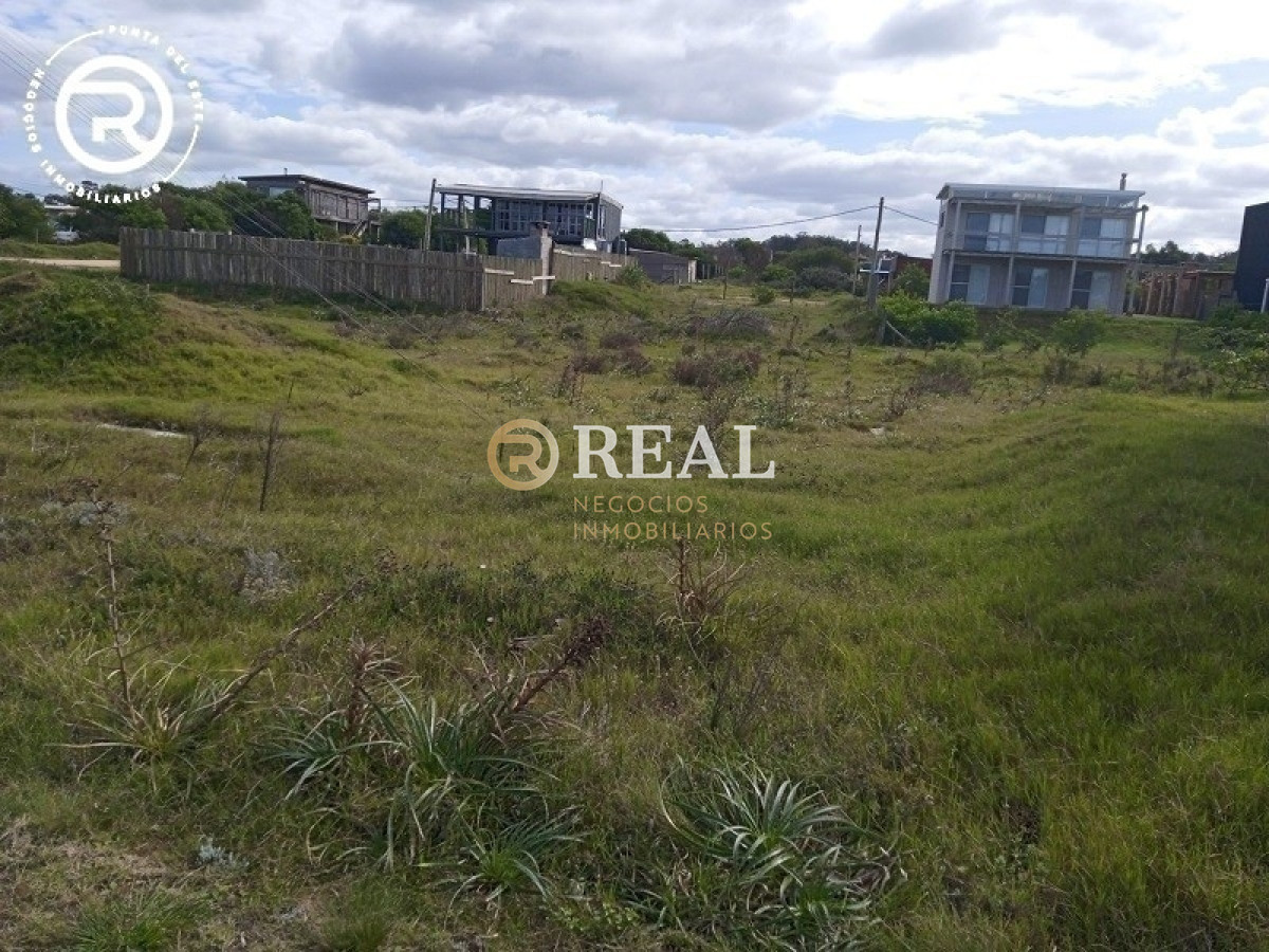 Terreno ID.1022 - Terreno de 1053 m2 ubicado en primera línea